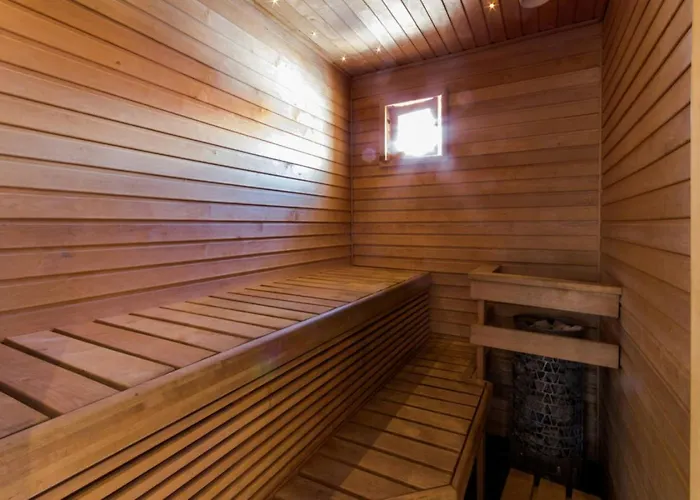 Spacious For 8 With Sauna شقة *